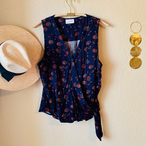 Universal Thread Tops - Universal Thread Floral Top L NWOT